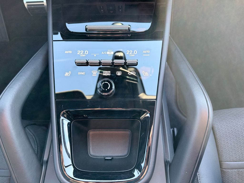 Porsche Cayenne 2025