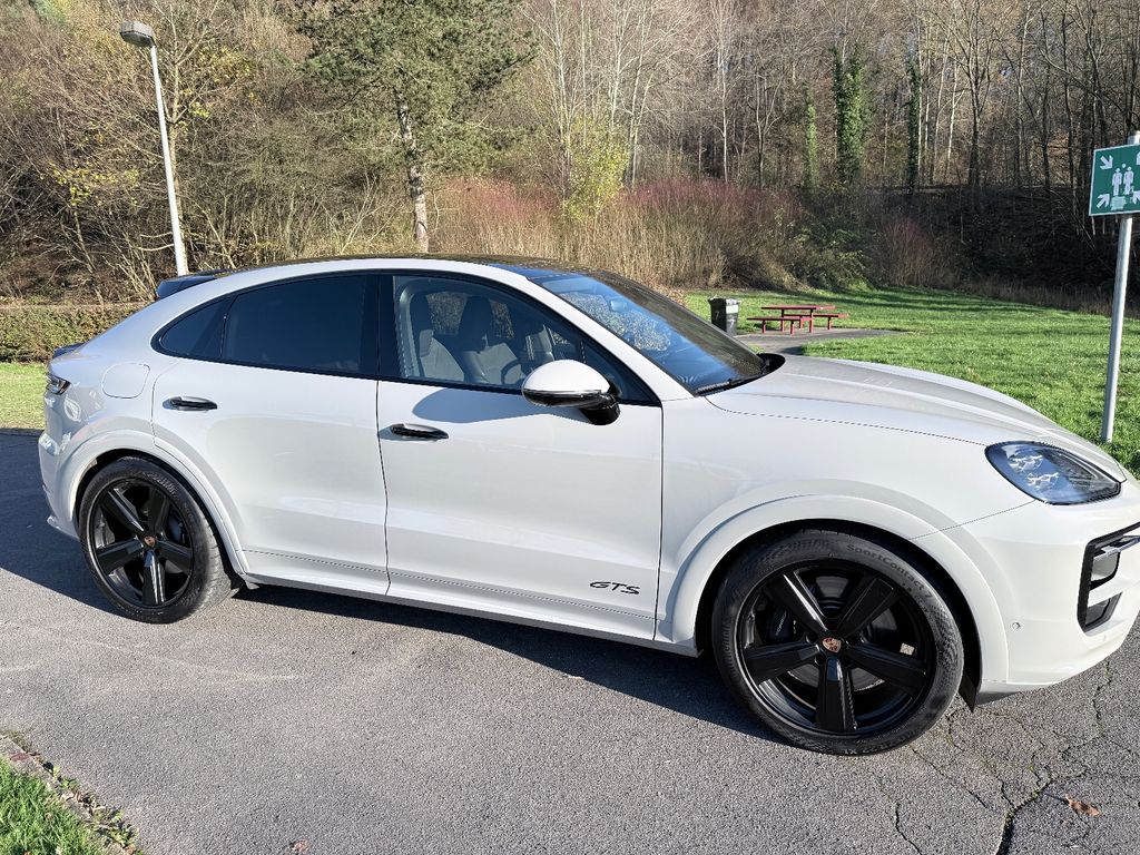 Porsche Cayenne 2025