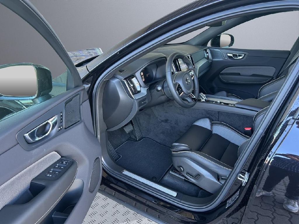 Volvo XC60 2025