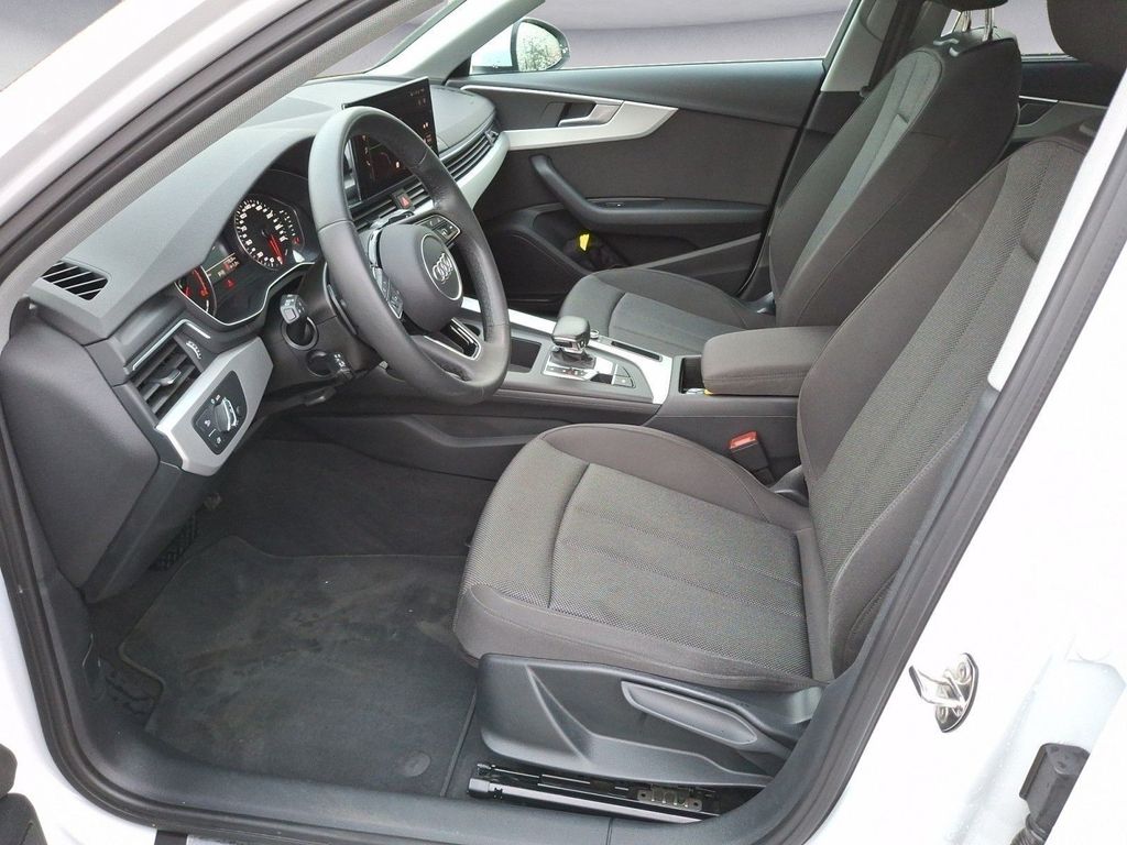 Audi A4 2023