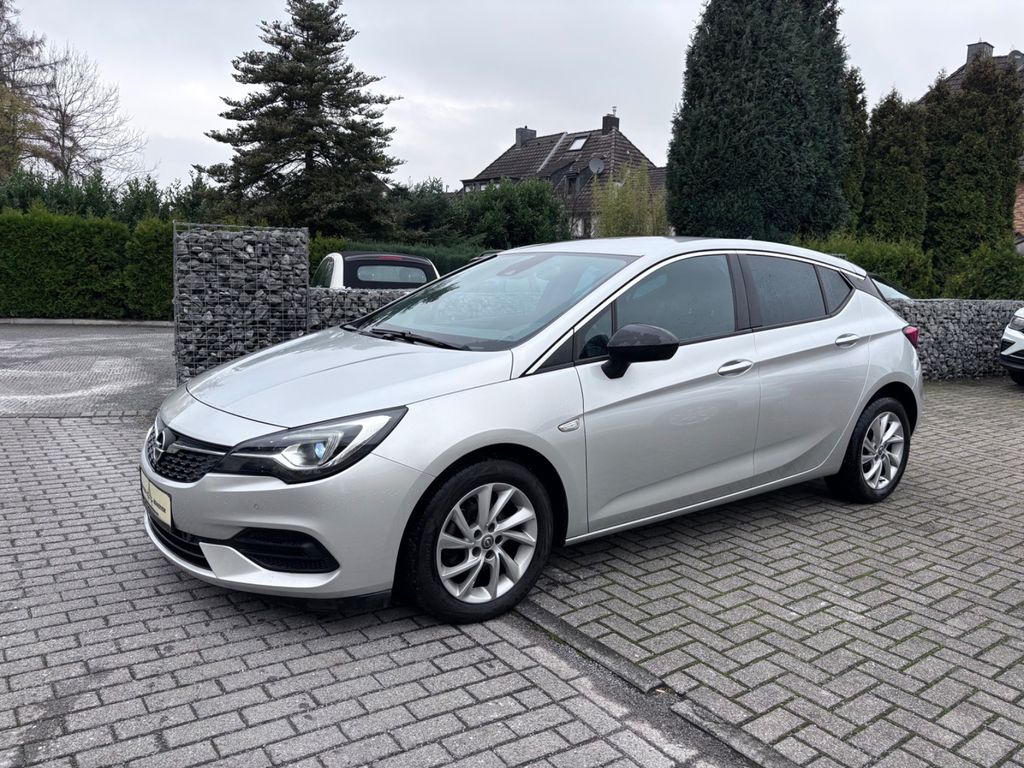 Opel Astra 2021