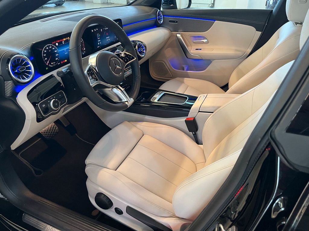 Mercedes-Benz CLA 180 2024