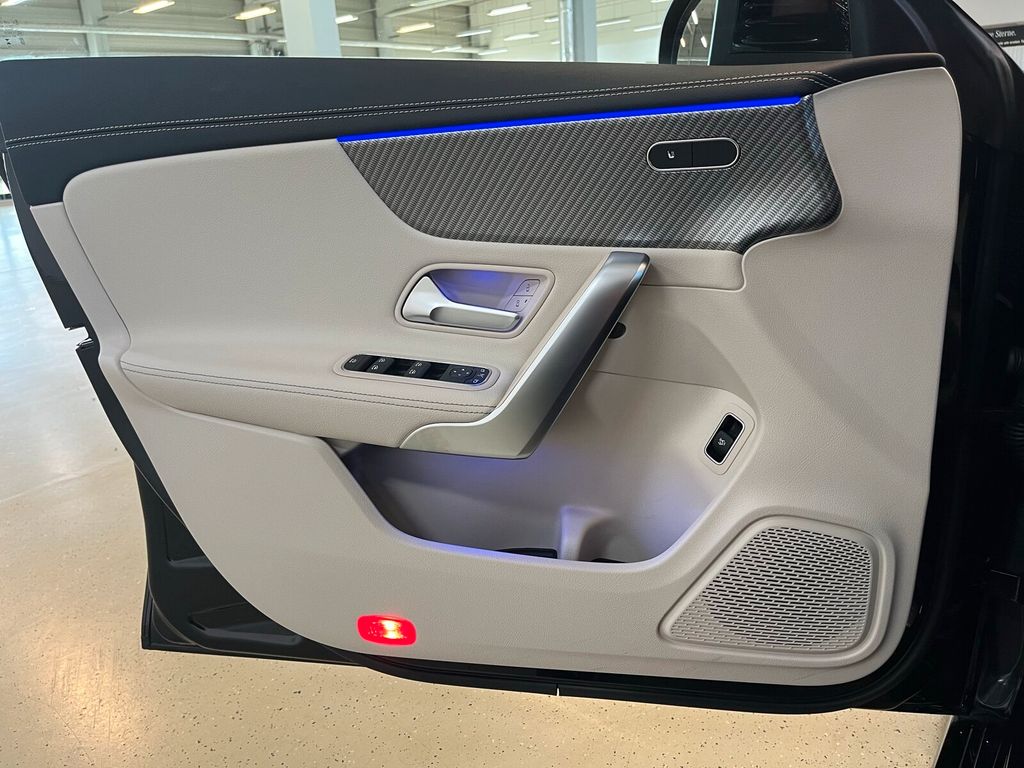 Mercedes-Benz CLA 180 2024