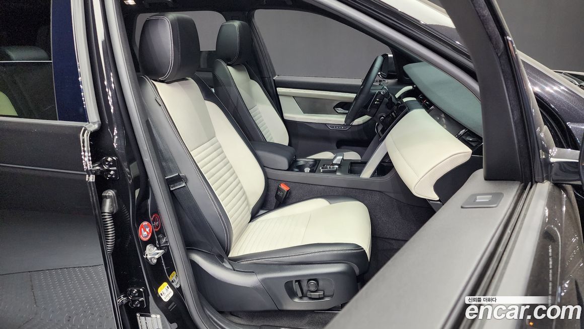 Land Rover Discovery Sport 2025