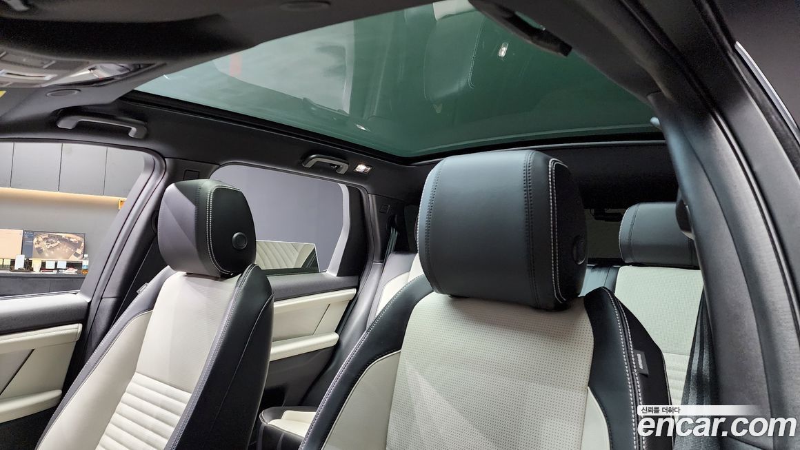 Land Rover Discovery Sport 2025