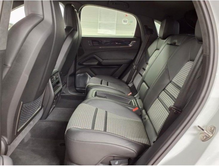 Porsche Cayenne 2024