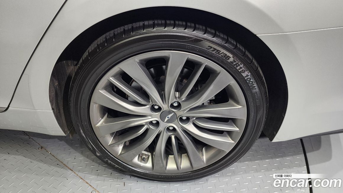 Hyundai Genesis 2016