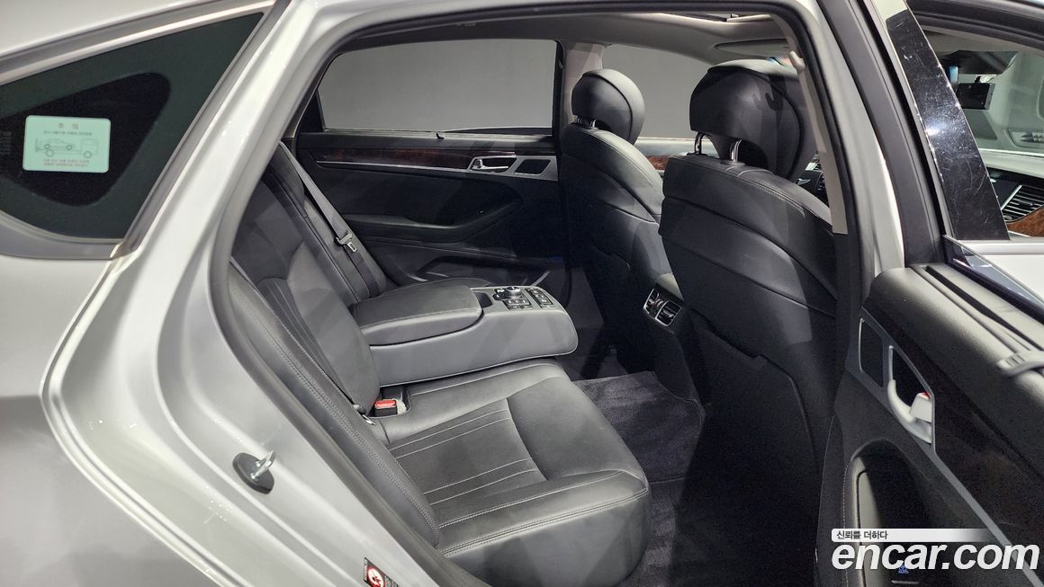 Hyundai Genesis 2016