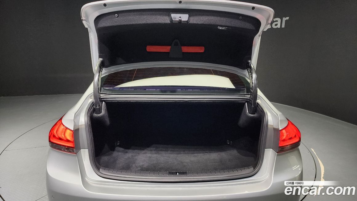 Hyundai Genesis 2016