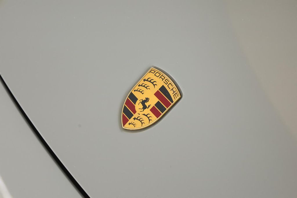 Porsche 992 2023