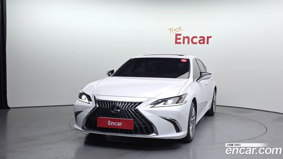 Lexus ES 2023