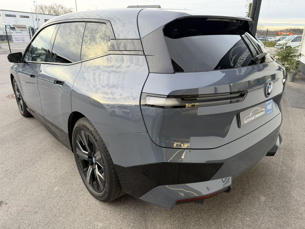 BMW iX 2023
