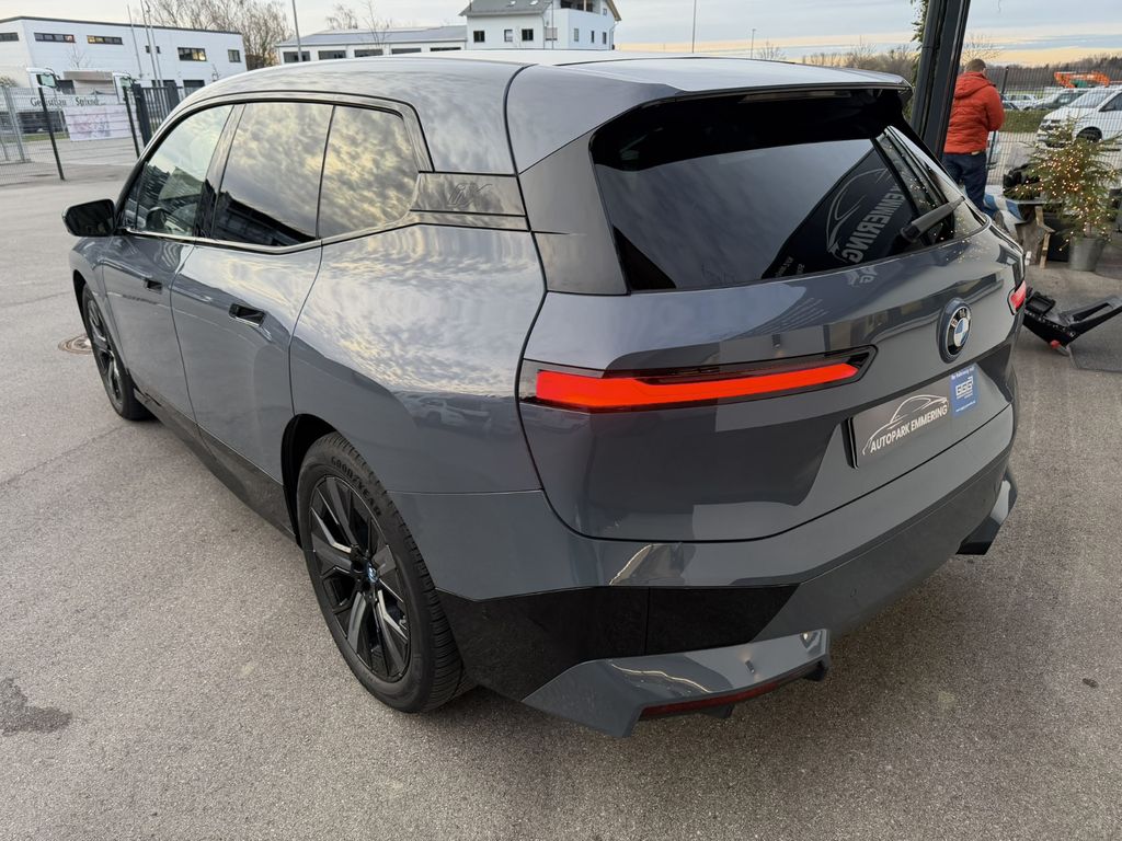 BMW iX 2023