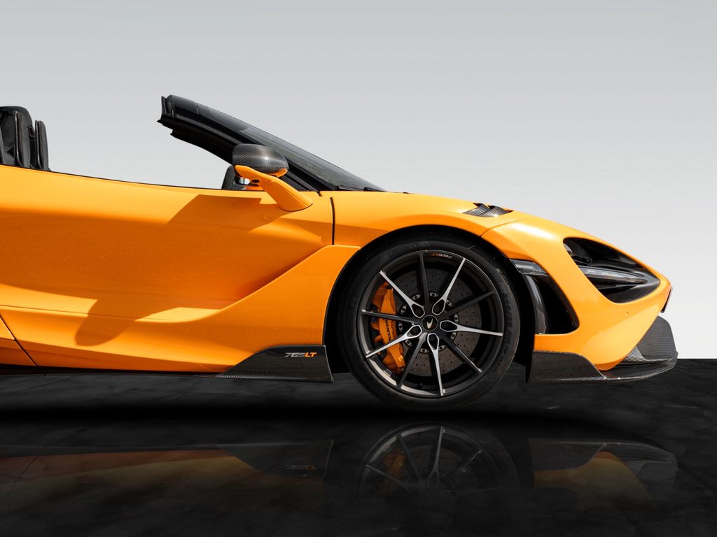 McLaren 765LT 2022