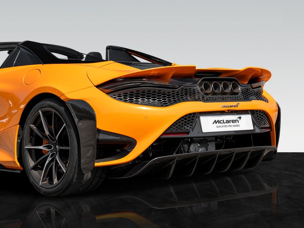 McLaren 765LT 2022