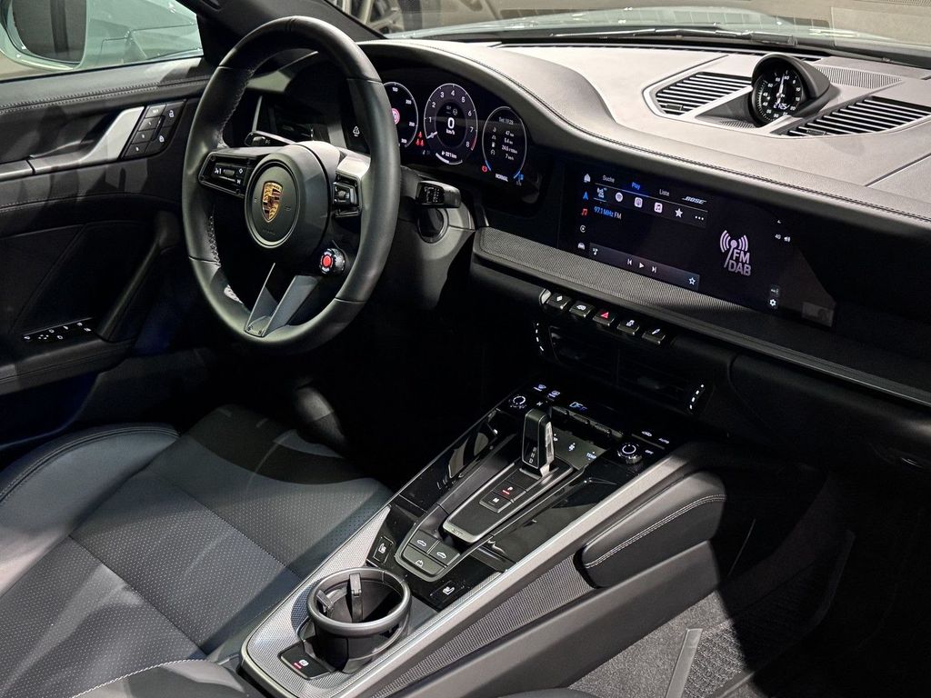 Porsche 992 2025