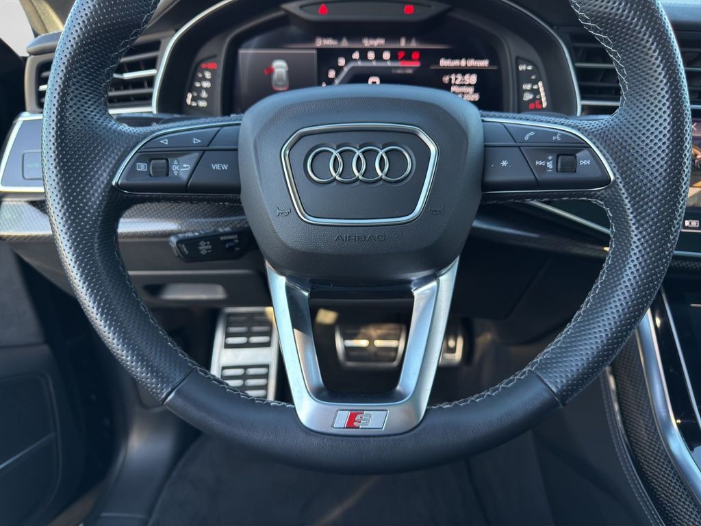 Audi SQ8 2023