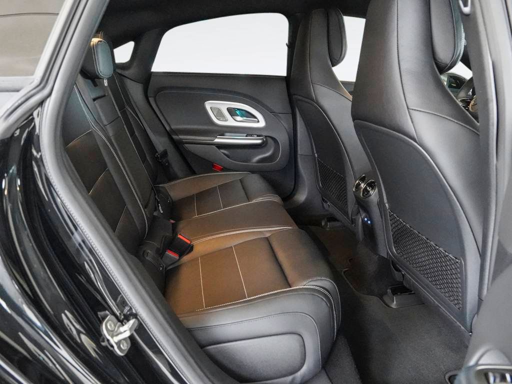 Mercedes-Benz CLA 350 2025