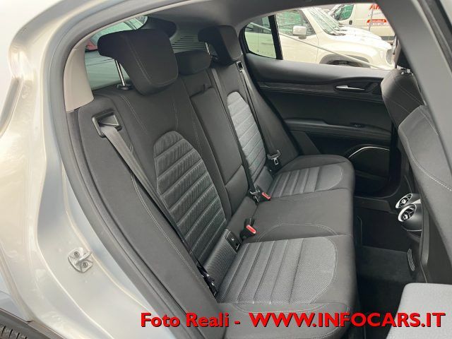 Alfa Romeo Stelvio 2021
