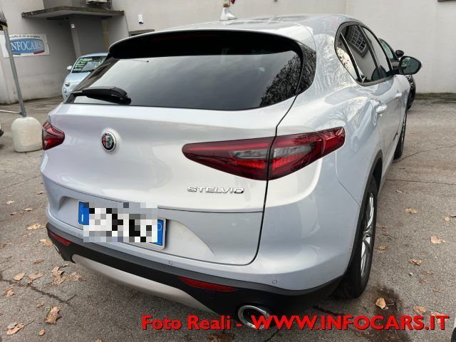 Alfa Romeo Stelvio 2021