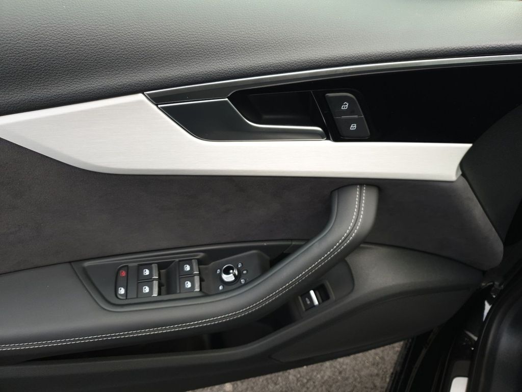 Audi A4 2025