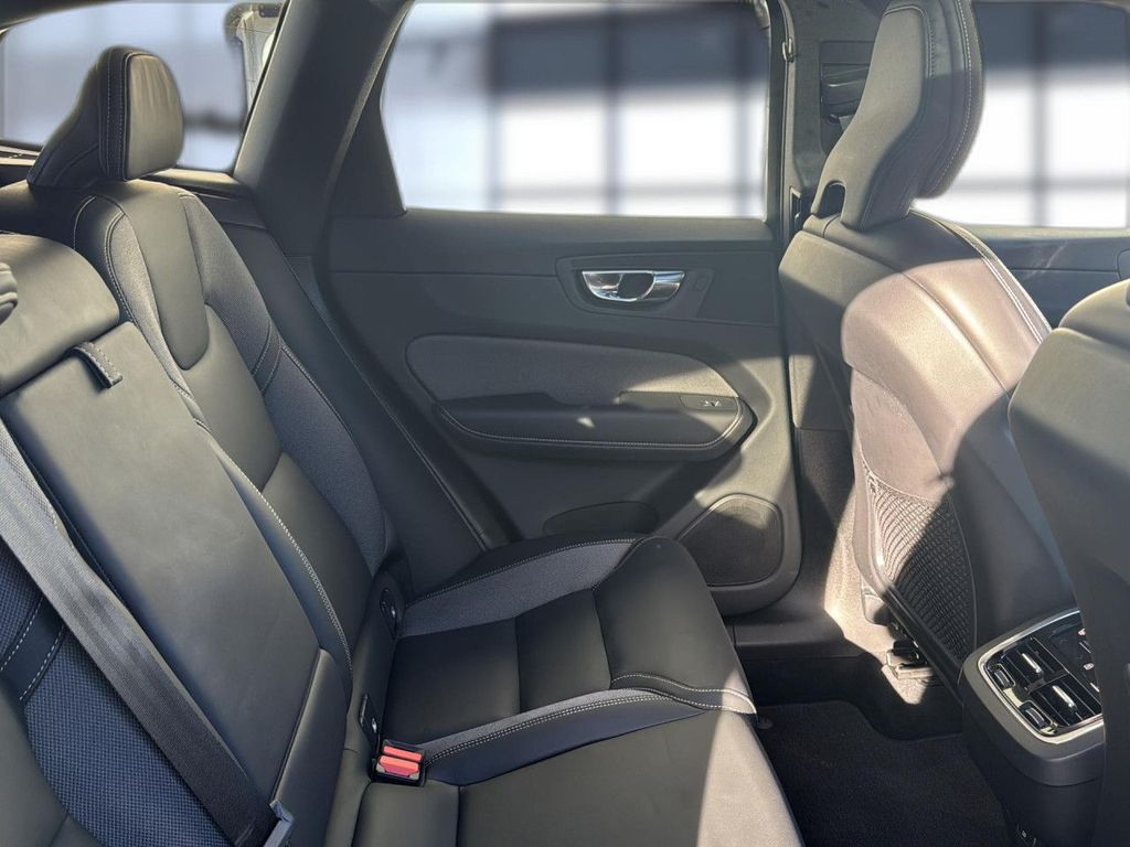 Volvo XC60 2022