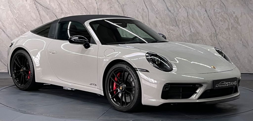 Porsche 911 2023