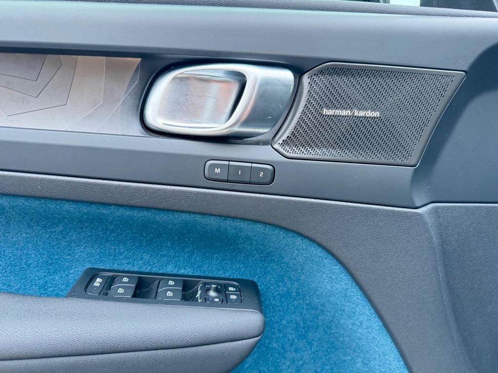 Volvo C40 2022