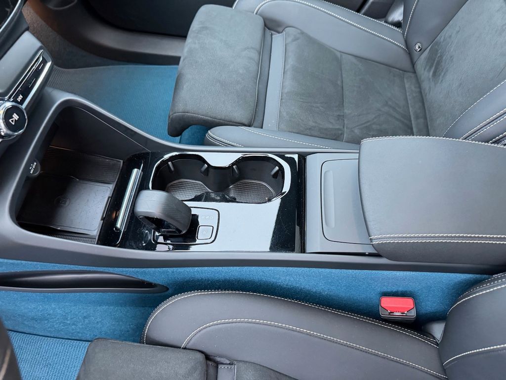 Volvo C40 2022