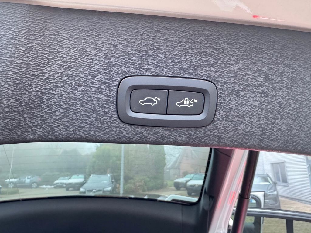 Volvo C40 2022