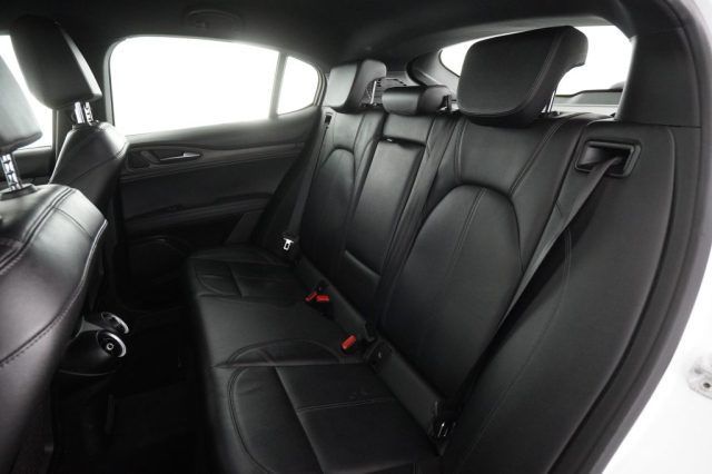 Alfa Romeo Stelvio 2023
