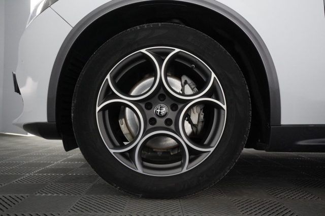 Alfa Romeo Stelvio 2023