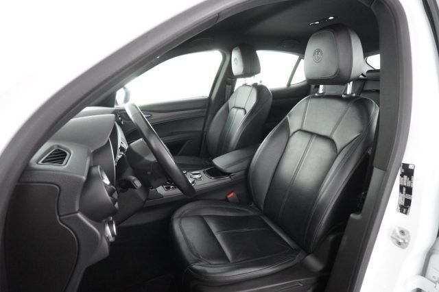 Alfa Romeo Stelvio 2023