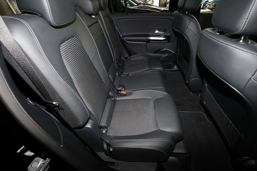 Mercedes-Benz EQB 2022