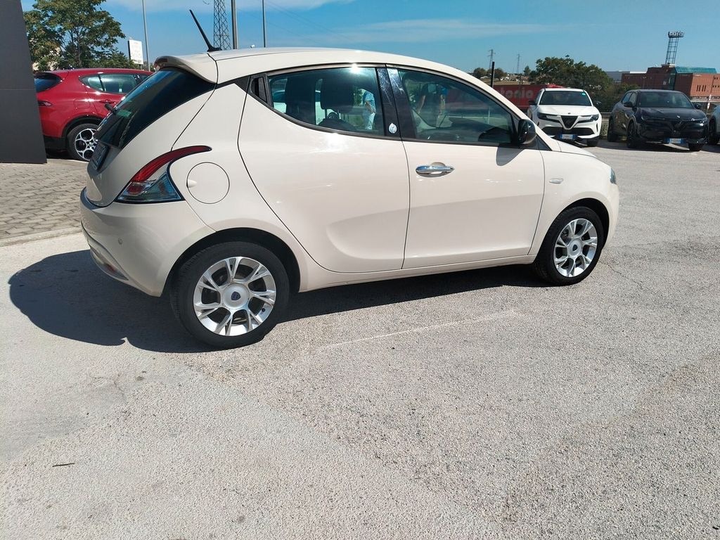 Lancia Ypsilon 2015