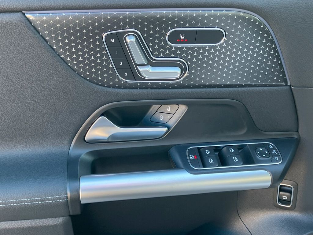 Mercedes-Benz GLA 200 2024