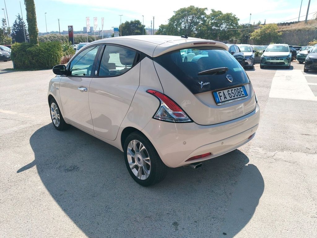 Lancia Ypsilon 2015