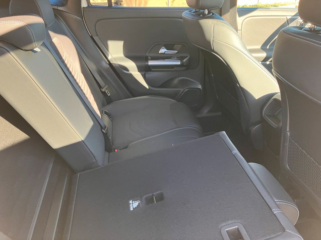 Mercedes-Benz GLA 200 2024