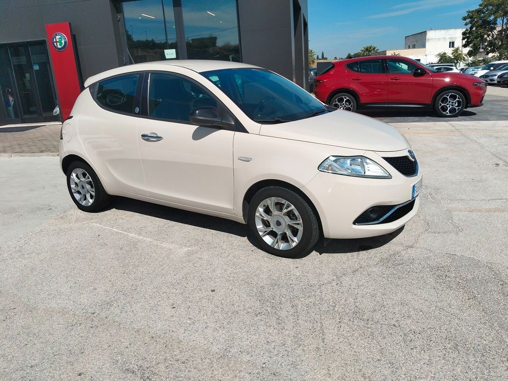 Lancia Ypsilon 2015