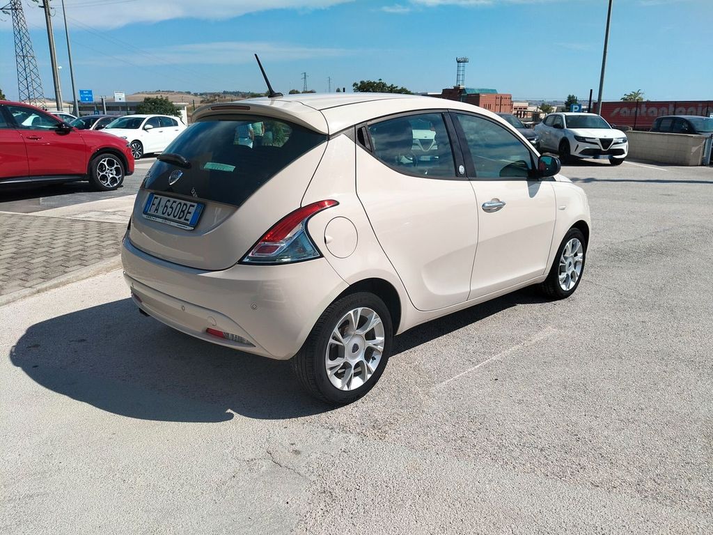 Lancia Ypsilon 2015