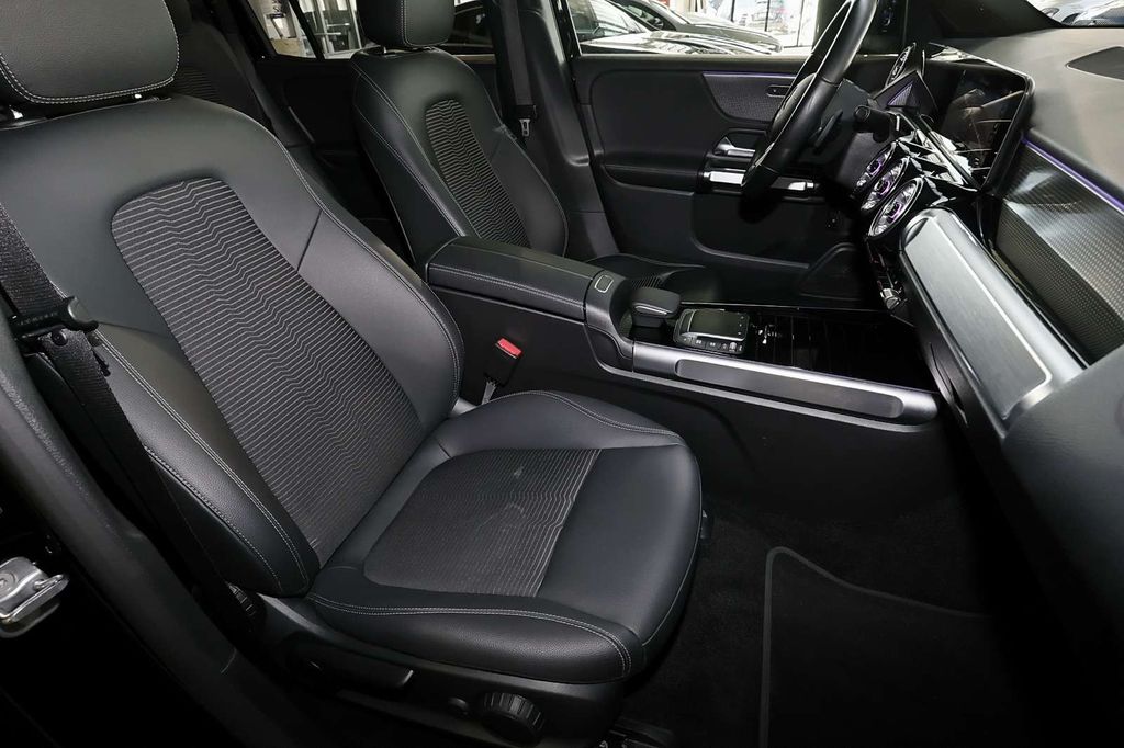 Mercedes-Benz EQB 2022