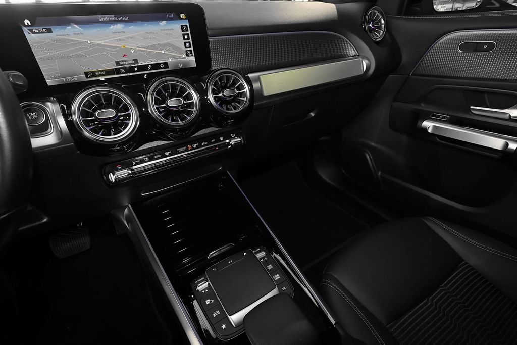 Mercedes-Benz EQB 2022