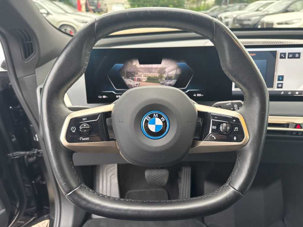 BMW iX 2023