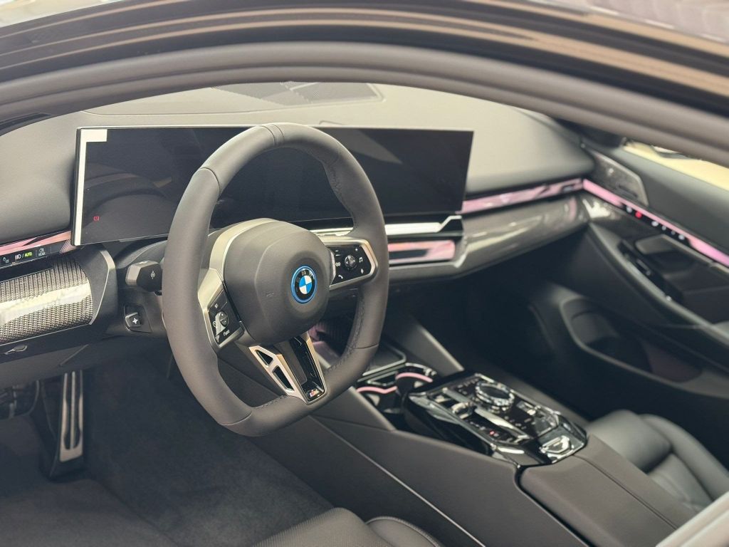 BMW i5