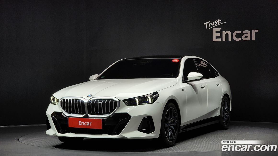 BMW 5-Series 2024