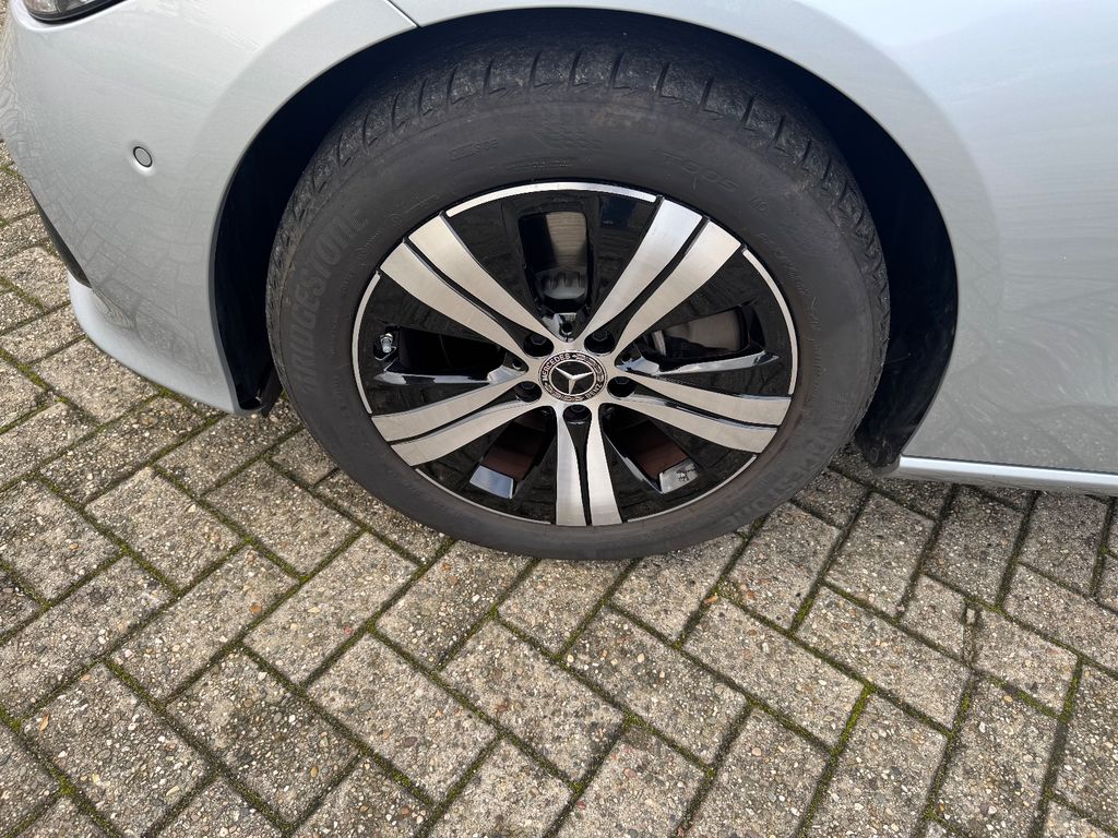 Mercedes-Benz C 200 2024