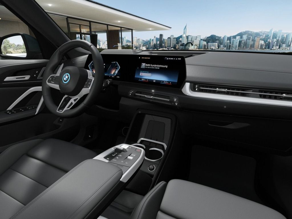 BMW iX1
