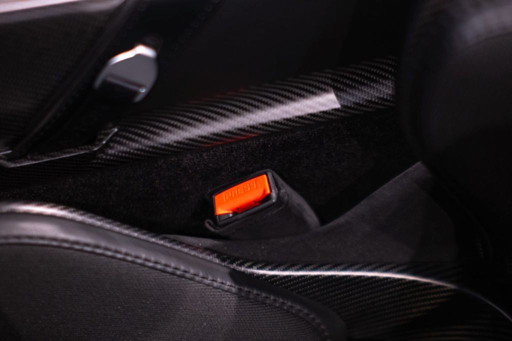 Aston Martin V12 Vantage 2022