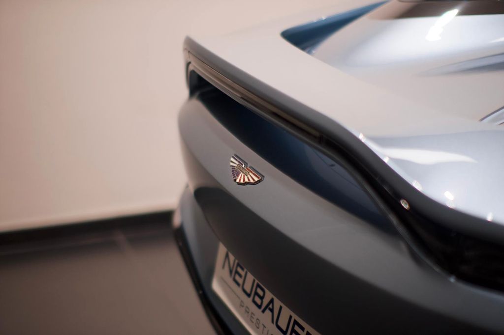 Aston Martin V12 Vantage 2022