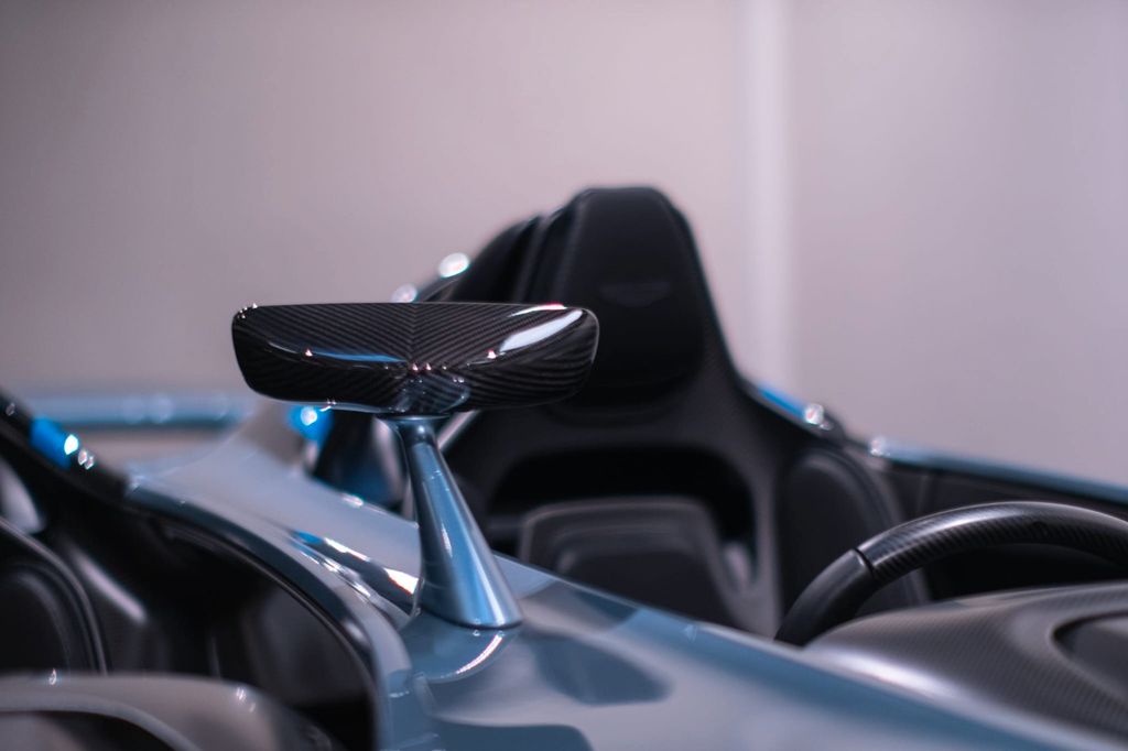 Aston Martin V12 Vantage 2022